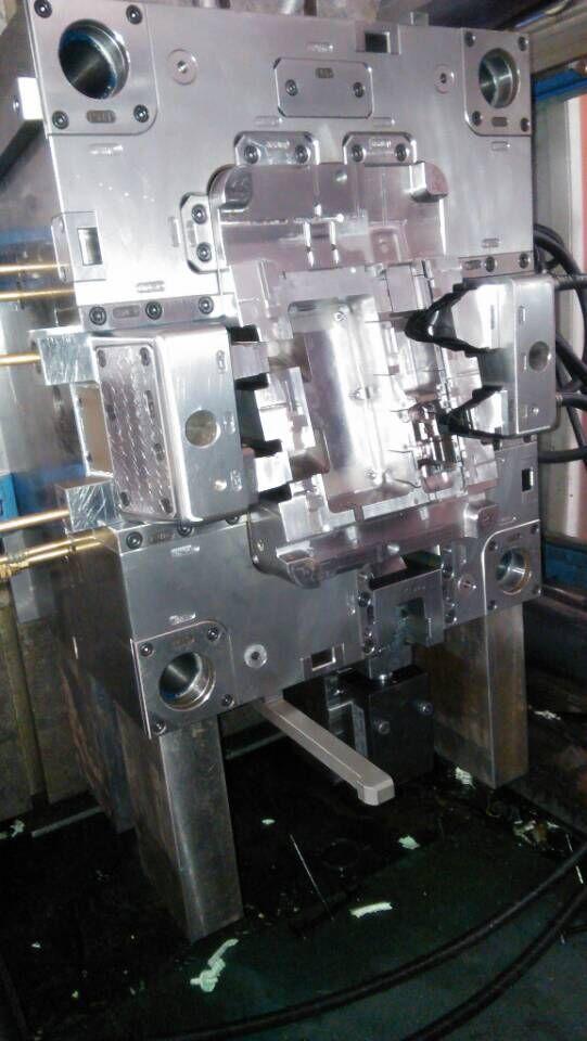 一張圖讓你看清塑膠模具的結(jié)構(gòu)組成 塑料制品制造關(guān)鍵解析